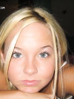 Foto amatoriali sexy biondina