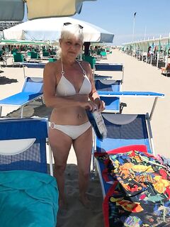 Sandra Milfona over 60