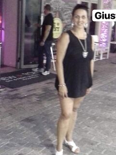 Amiche di mamma da chi ve lo fareste succhiare?