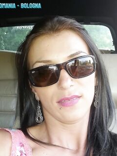 MIKELA - ZINGARA RUMENA IN AZIONE