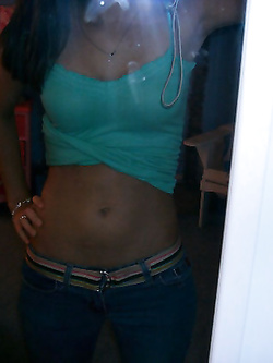 Autofoto di belle ragazze