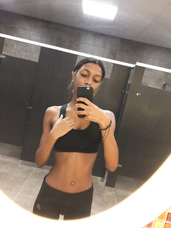 Selfie di una super figona mulatta