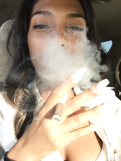 Selfie di una super figona mulatta