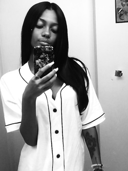 Selfie di una super figona mulatta