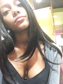 Selfie di una super figona mulatta