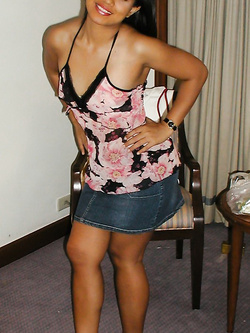 Foto troietta vietnamita nuda