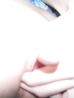 Piccola troia rossa ha voglia di cazzo