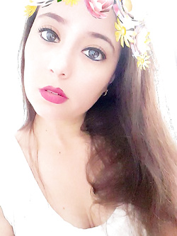 Bella brunetta foto amatoriali