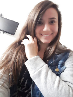 Bella brunetta foto amatoriali