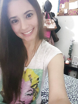 Bella brunetta foto amatoriali