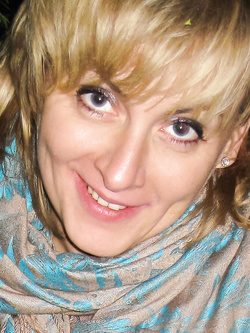 Carmen 40 yo Polish hairy slut mum outdoor