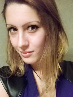 Selfie 19enne bionda figa