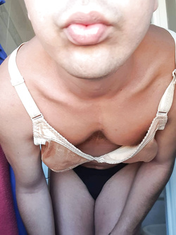 Sono sempre la vostra puttana