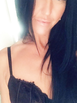 Moglie troia sposata arrapata