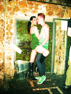 TIRALO FUORI STA NOTT