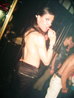 MMM LA NOTTE A PIRAMIDE MMM