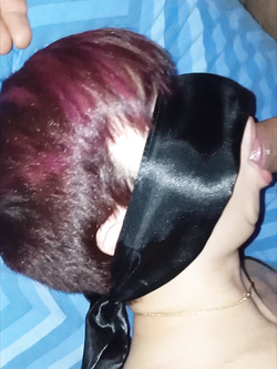 La troia con il cazzo in bocca