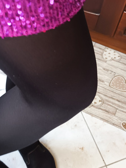 In minigonna e calze