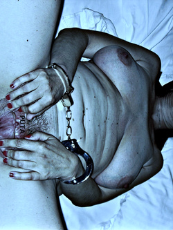 Milf esther tore her cunt